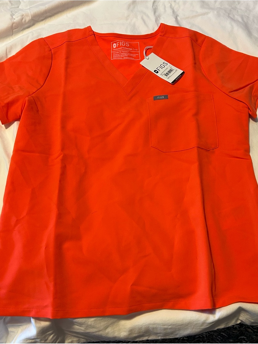 Figs Women’s Catarina Petite V-Neck Top in Orange